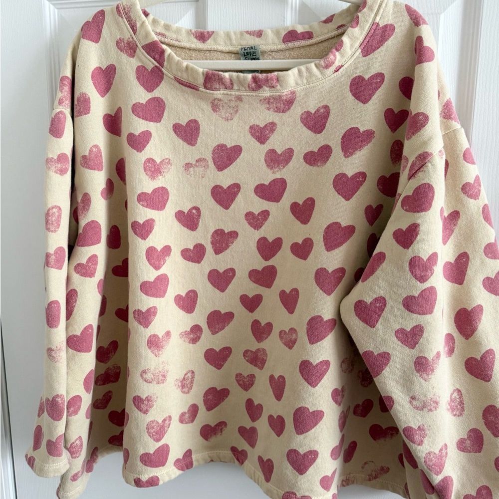 Magnolia Pearl Heart Hermosa
Sweatshirt - Picture 4 of 6